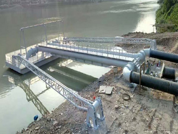 Horizontal rotary joint fixed arm type water intake pump ship